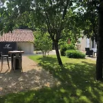 “les Reflets De La Charente” Condac